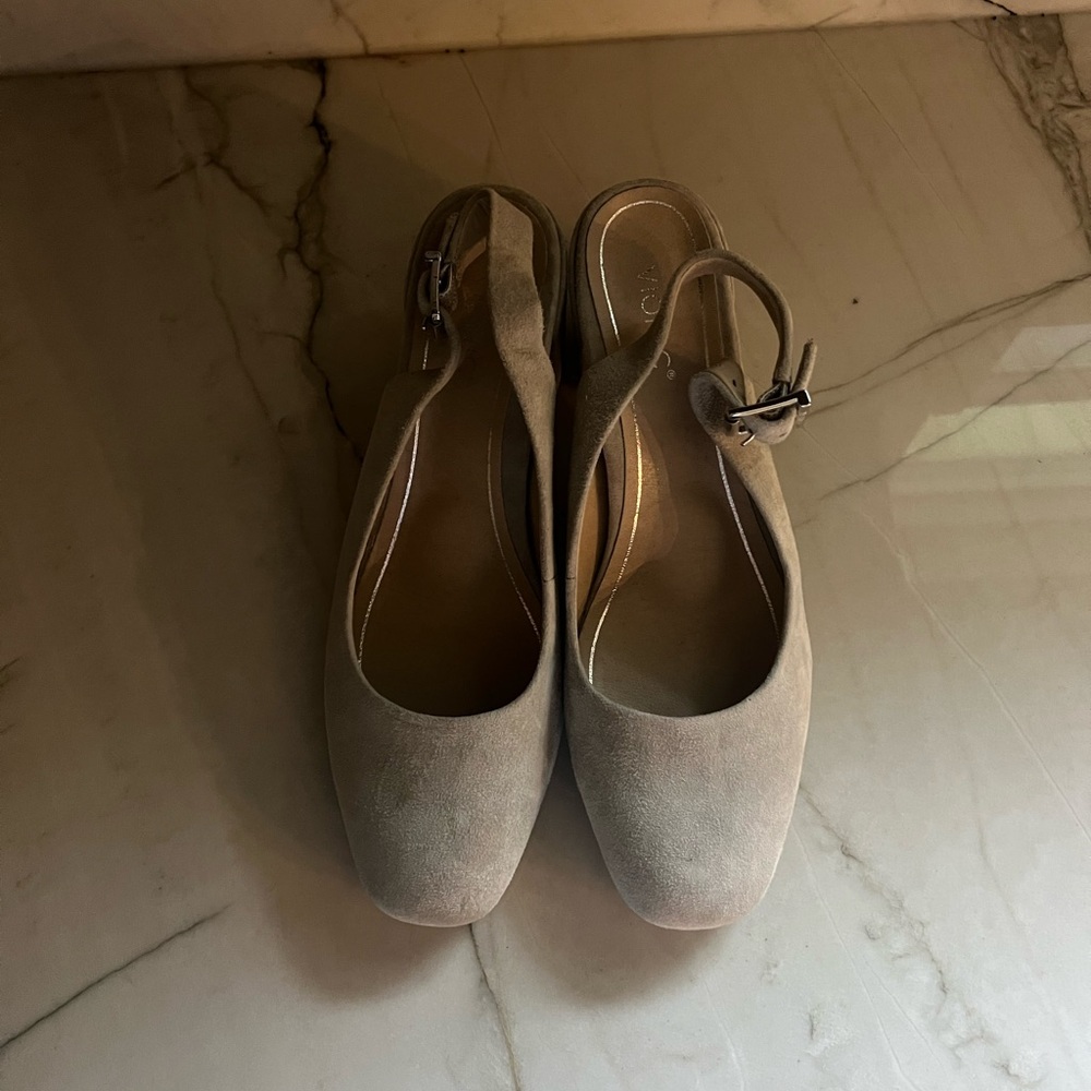 Light Sage Green Suede Slingback Vionic Heels Size 8